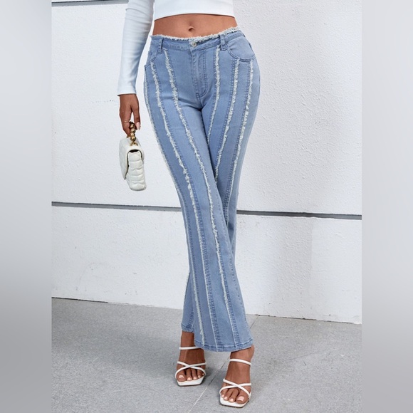 Raw Hem Bootcut Jeans with Pockets - Picture 3 of 6